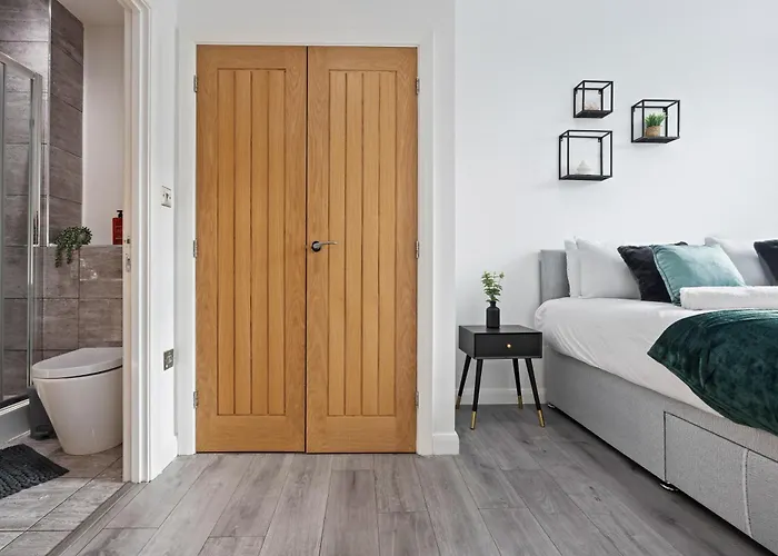 City Centre Luxury Apartment , Sofa Bed, Wifi, Netflix, Urban Retreat